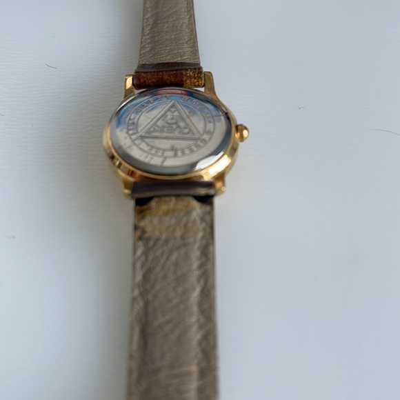 Vintage Guess Watch - Picture 3 of 5